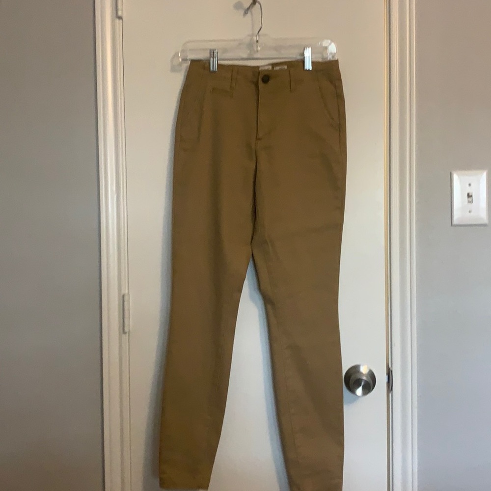 Kaki pants